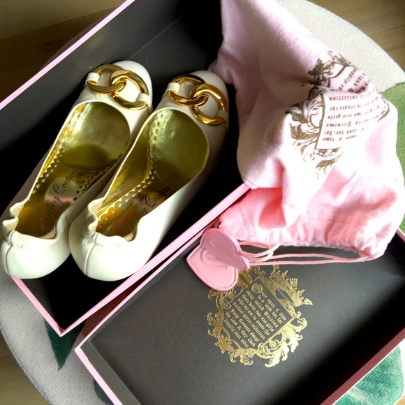 White Leather Juice Couture Pumps with Gold Buckle - Picture 4 of 7